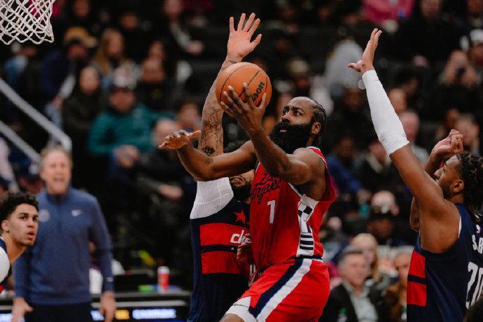 九游体育下载-6连胜重返前十！哈登36+7+9罚球20中18 小卡伤停快船险胜奇才